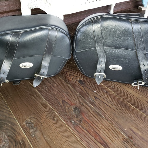 Saddle bags for motorcycle - Picture 3 of 4